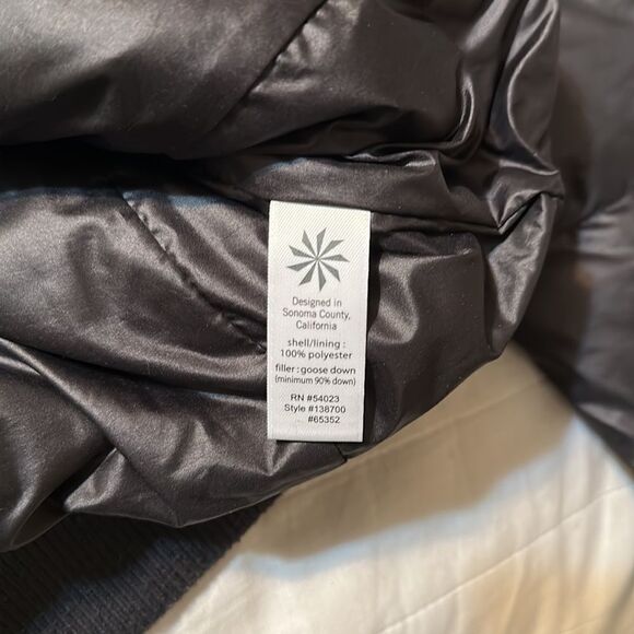 Athleta 1X Black Bomber Style Full Zip Puffer Winter Jacket - Picture 13 of 16